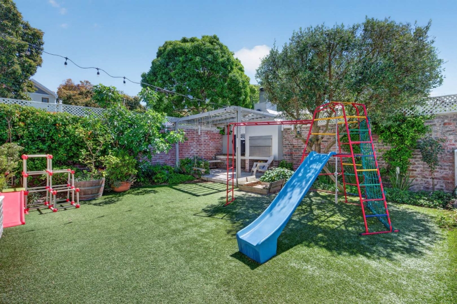 5 Bedroom Property for Sale in Claremont Upper Western Cape